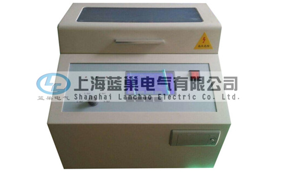 LCY-100B絕緣油介電強(qiáng)度試驗(yàn)儀是我公司經(jīng)過多次現(xiàn)場(chǎng)試驗(yàn)和長(zhǎng)期不懈努力，精心開發(fā)的高準(zhǔn)確度、全數(shù)字化工業(yè)儀器。該機(jī)操作簡(jiǎn)便，造型美觀大方